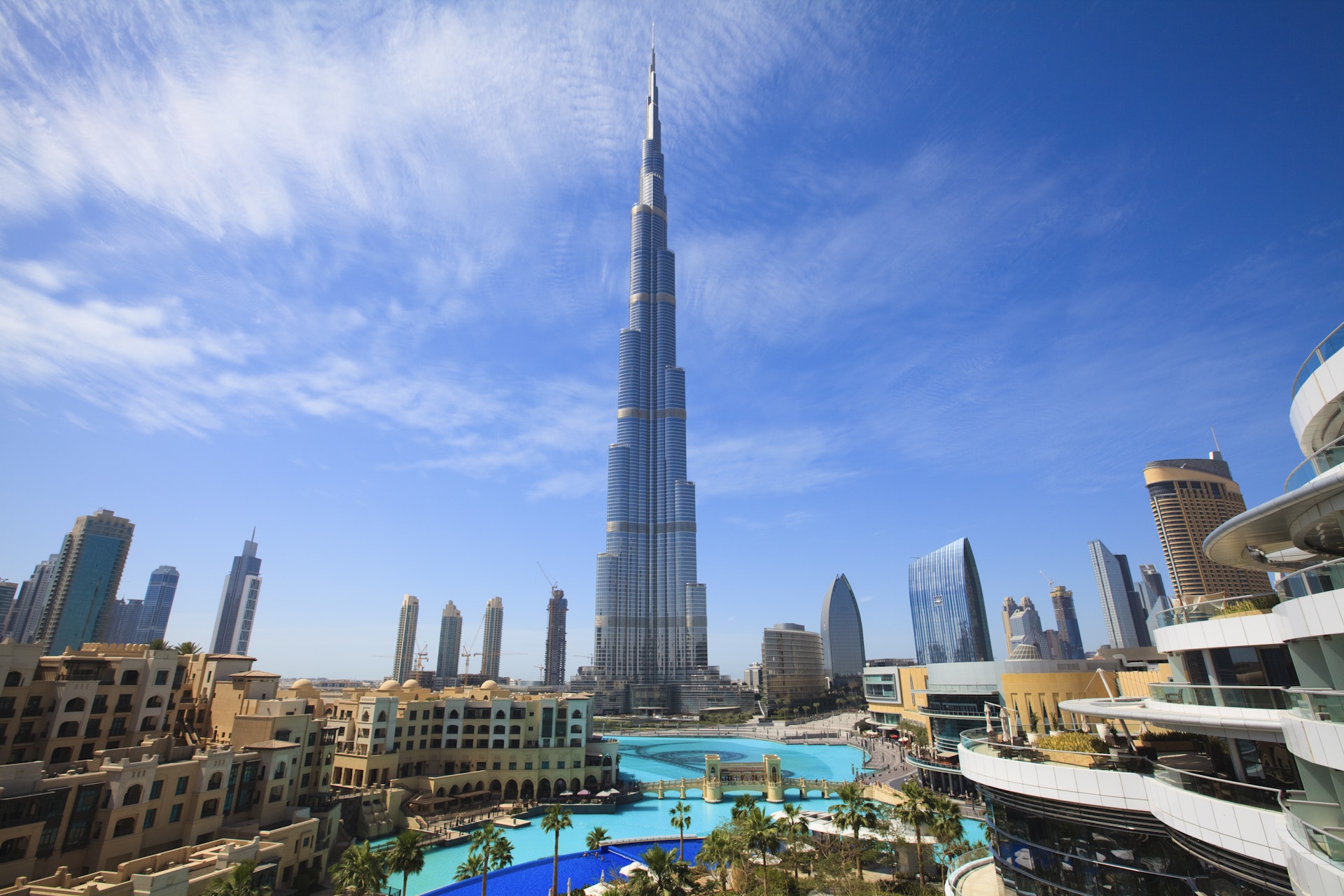  Dubai vs Abu Dhabi: Skal du besøge UAE's "indelukkede onkel" eller "sofistikerede tante"?