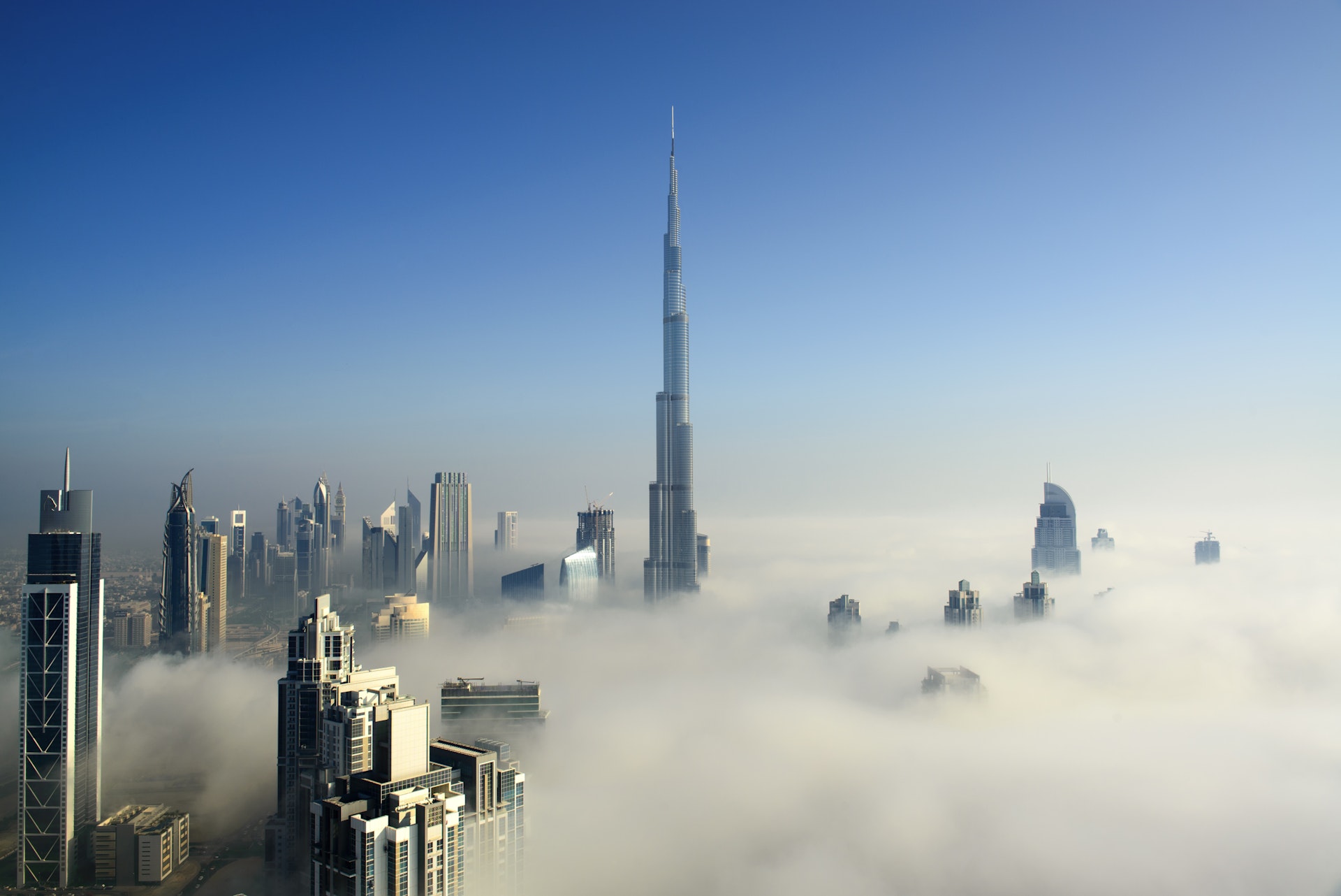  Plej bonaj 10 aferoj por scii antaŭ viziti Dubajon