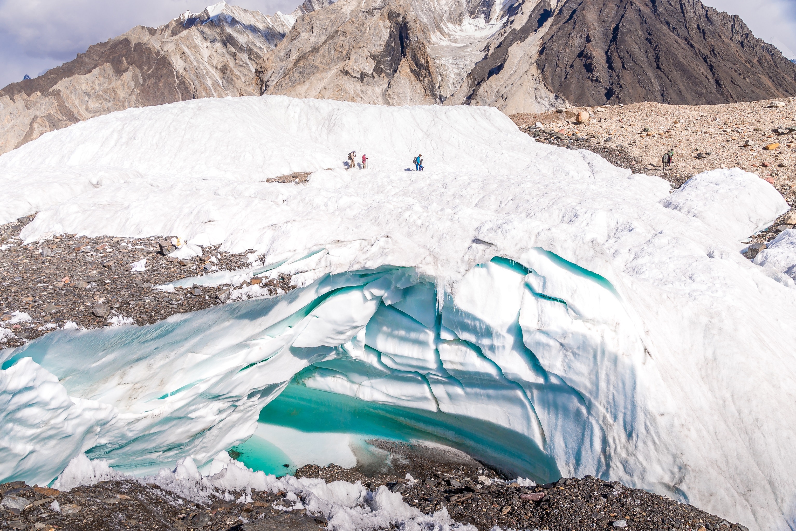  Trekking al K2-baza tendaro en Pakistano: ĉio, kion vi bezonas scii